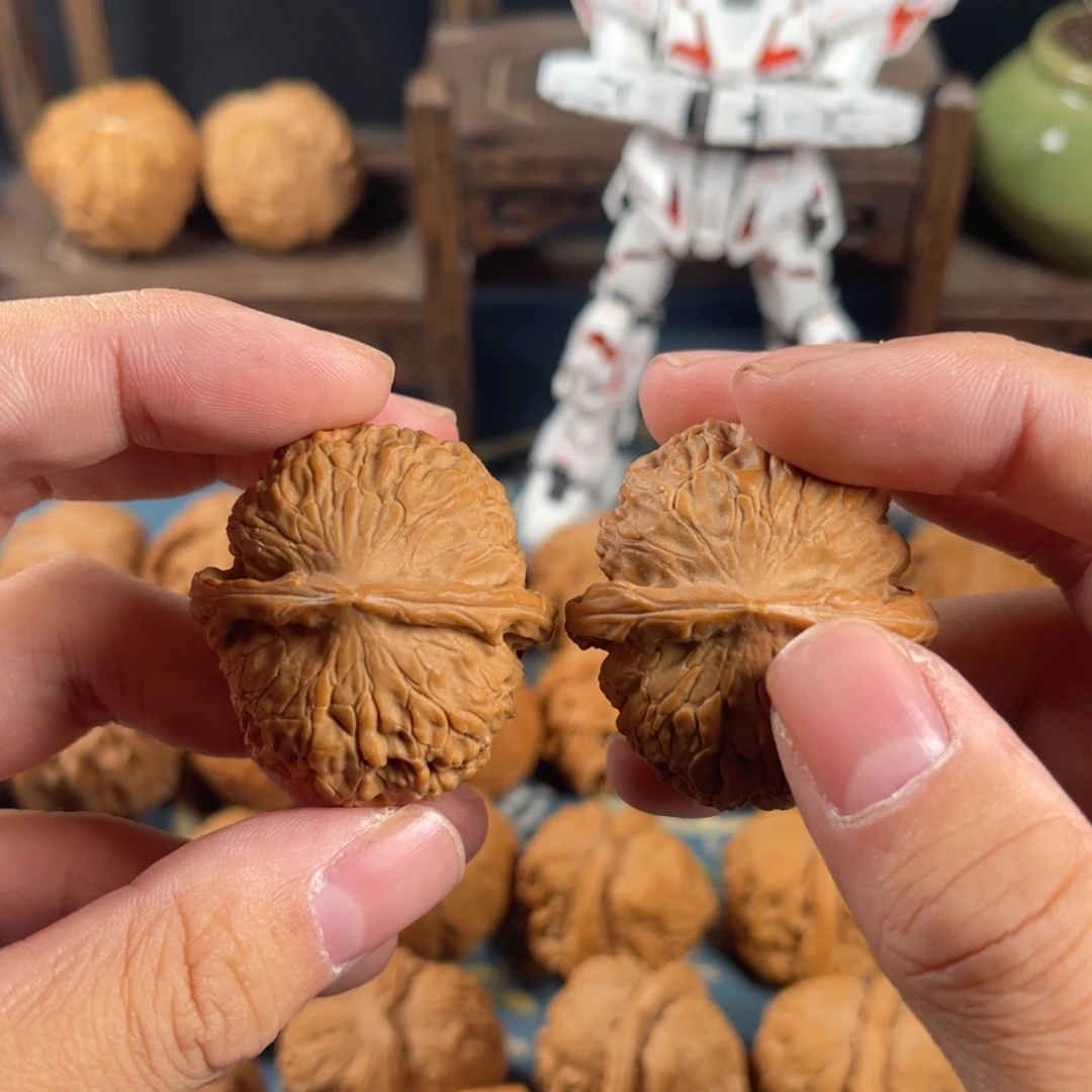 文玩核桃吊坠金锭元宝