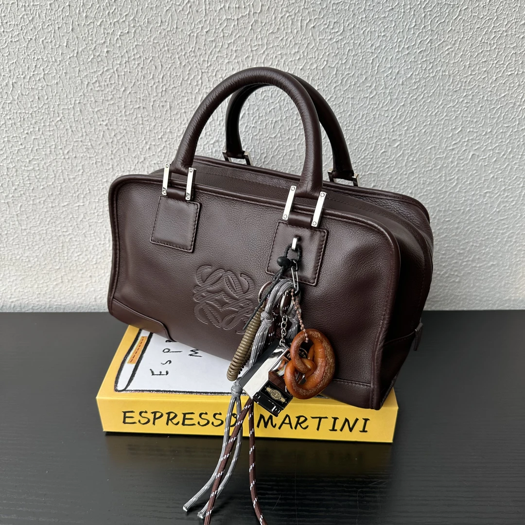 95新 LOEWE/罗意威 棕色雕花小号Amazona手提包