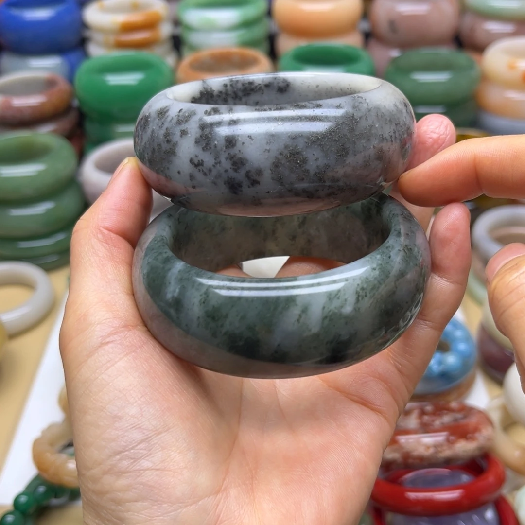 石英质玉未镶嵌手镯150一条