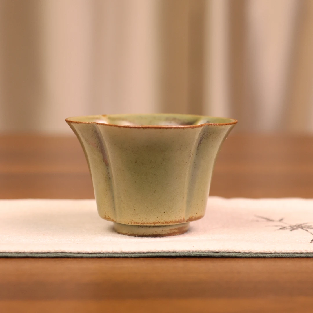 【岩悟】青苔落灰釉四瓣花杯.3696.手工品茗杯铁锈釉复古主人杯茶具