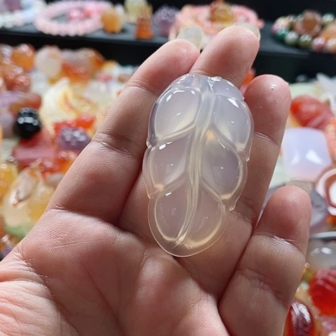 玛瑙/玉髓颈饰未镶嵌落***雨