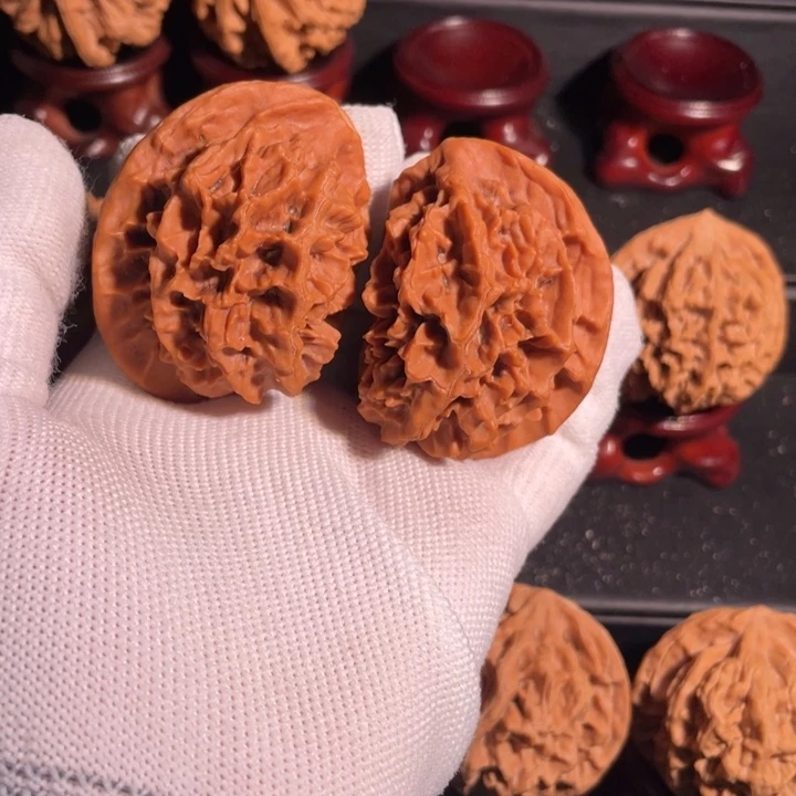 文玩核桃吊坠半臂磕修