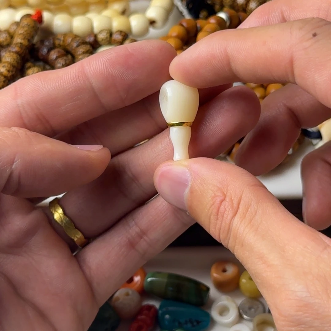 琉璃/树脂/塑料类藏传配饰