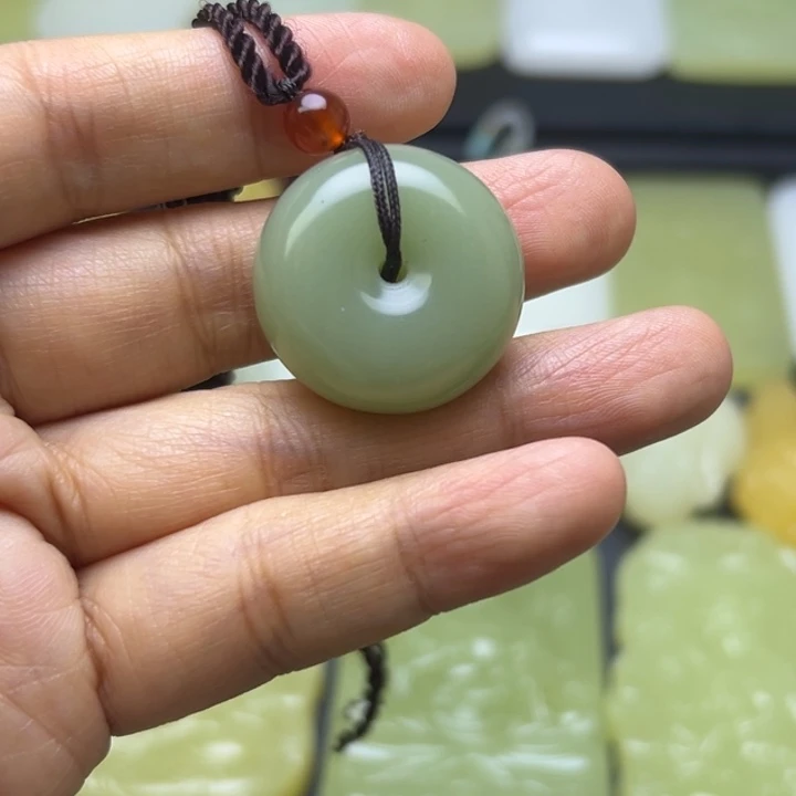 天然新疆老料平安扣吊坠
