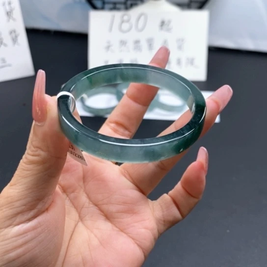 未镶嵌手镯翡翠52尺寸