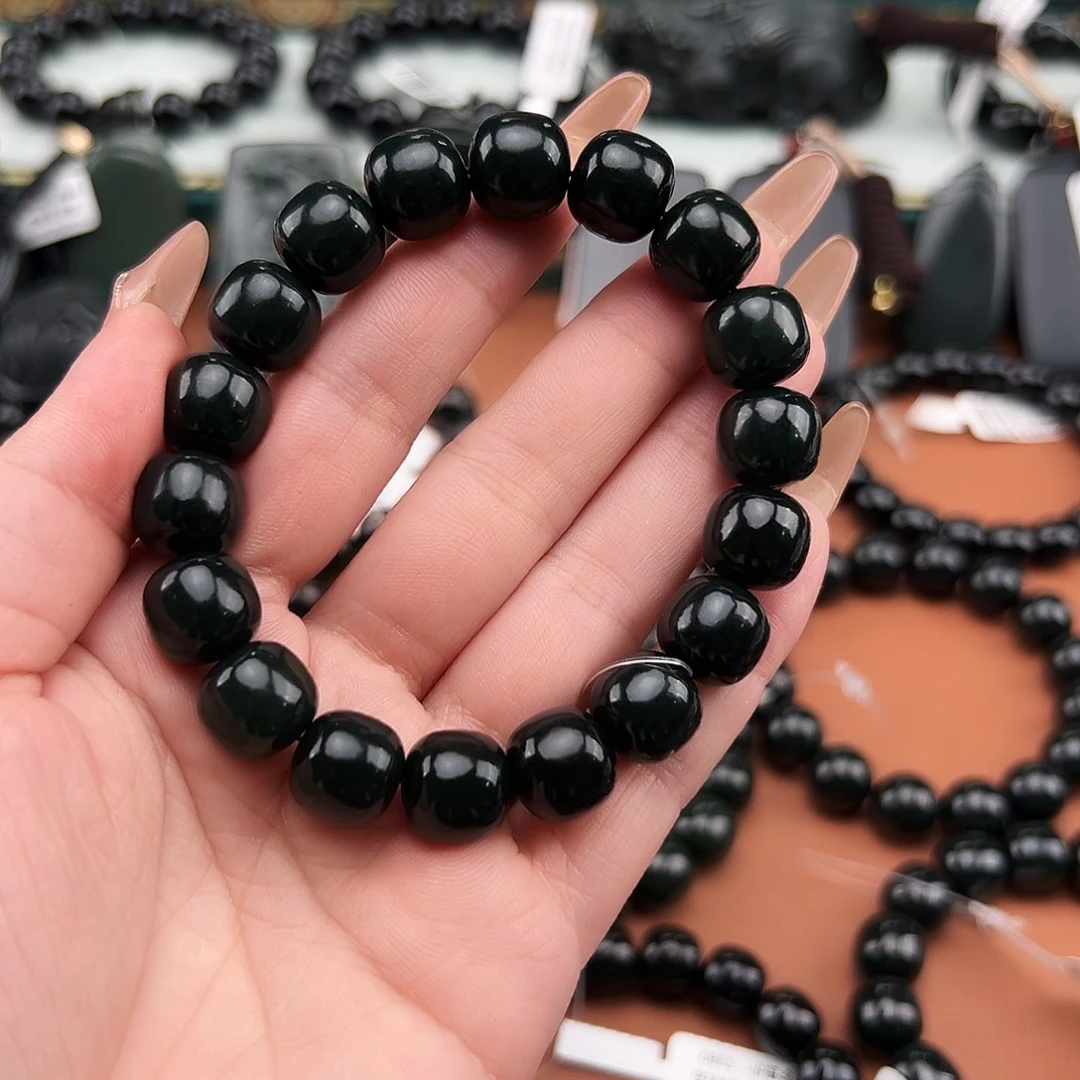 涛***…和田玉未镶嵌手串