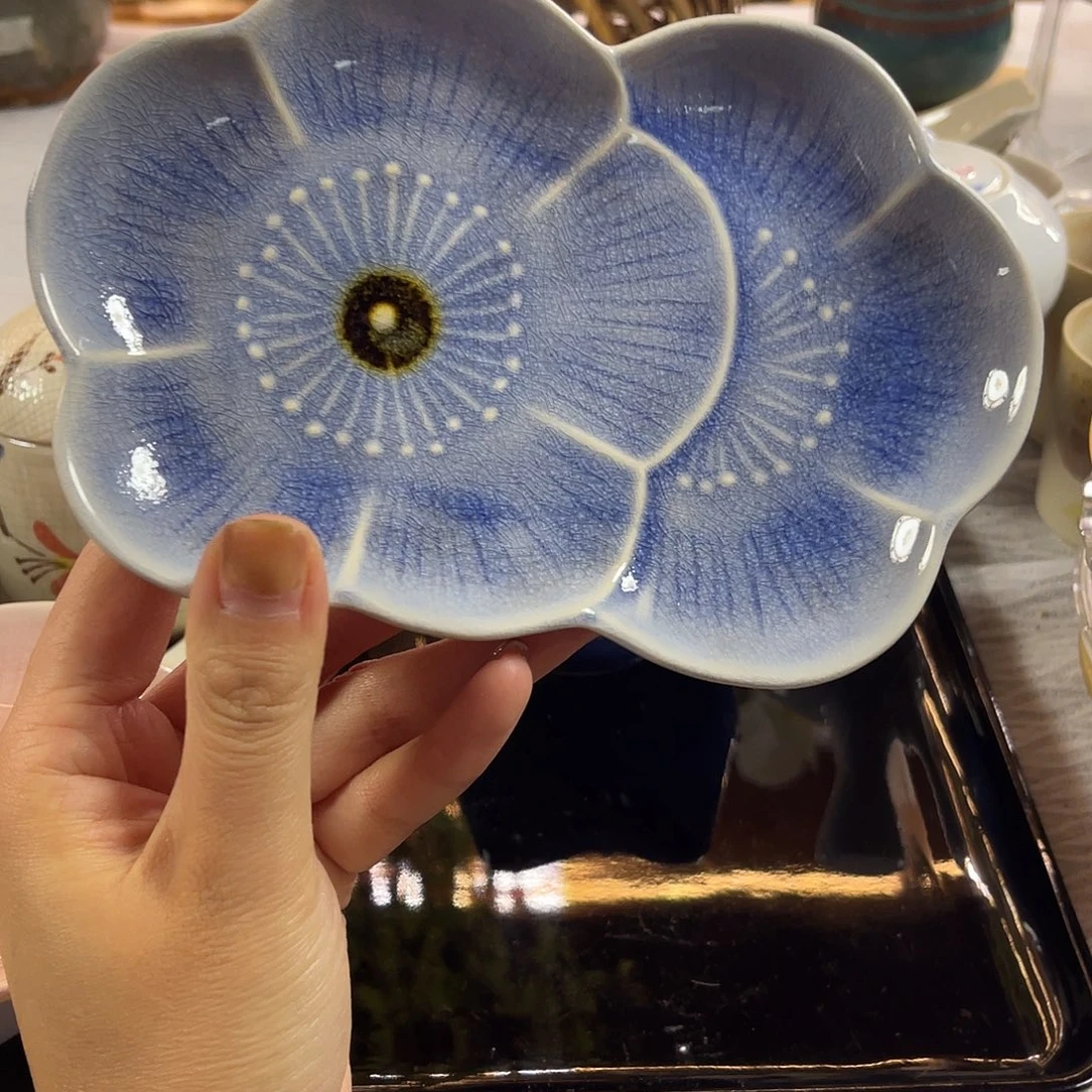 瓷片花朵小盘子来咯