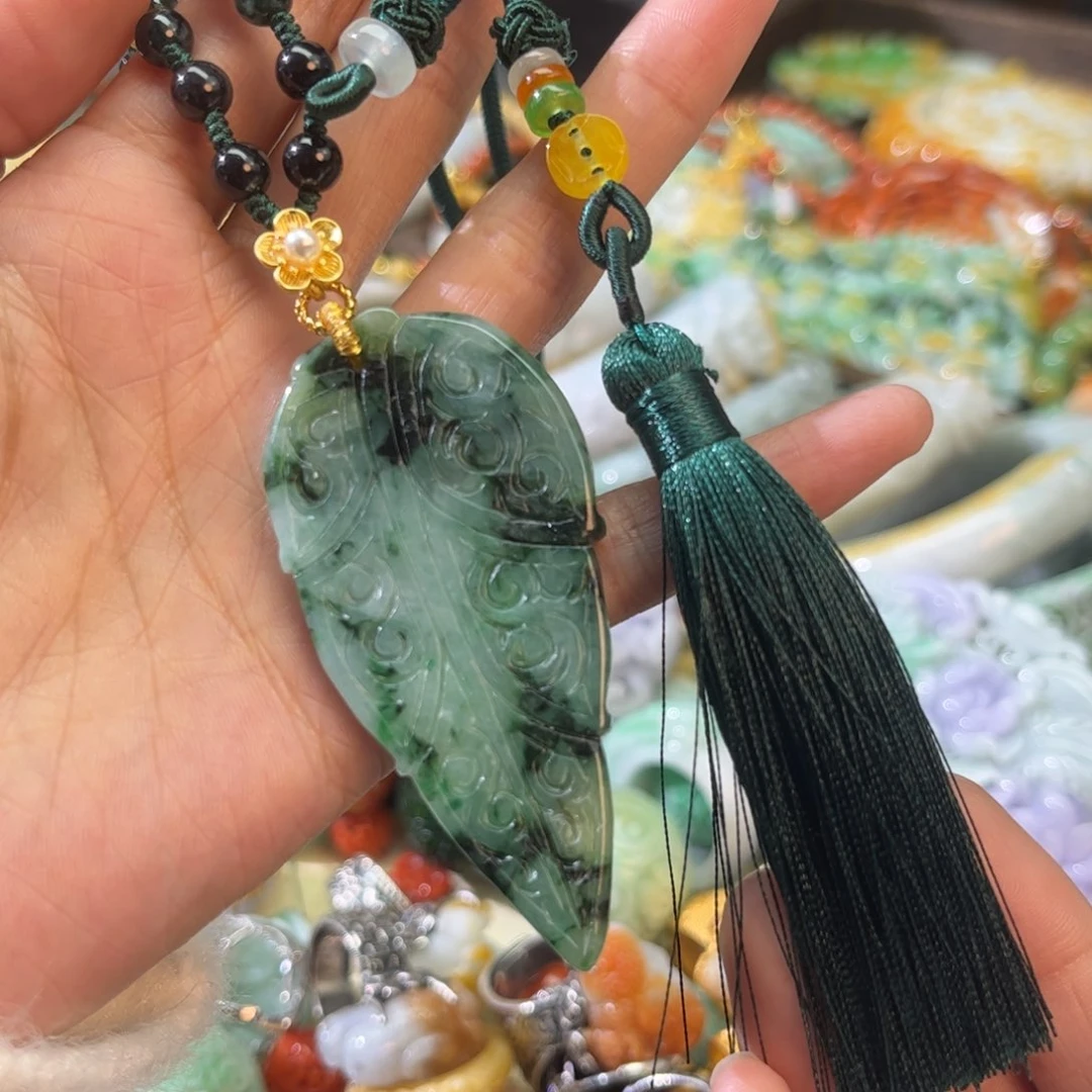 翡翠颈饰未镶嵌待编款