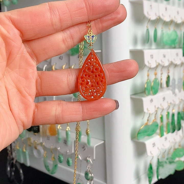 翡翠耳饰未镶嵌翡翠