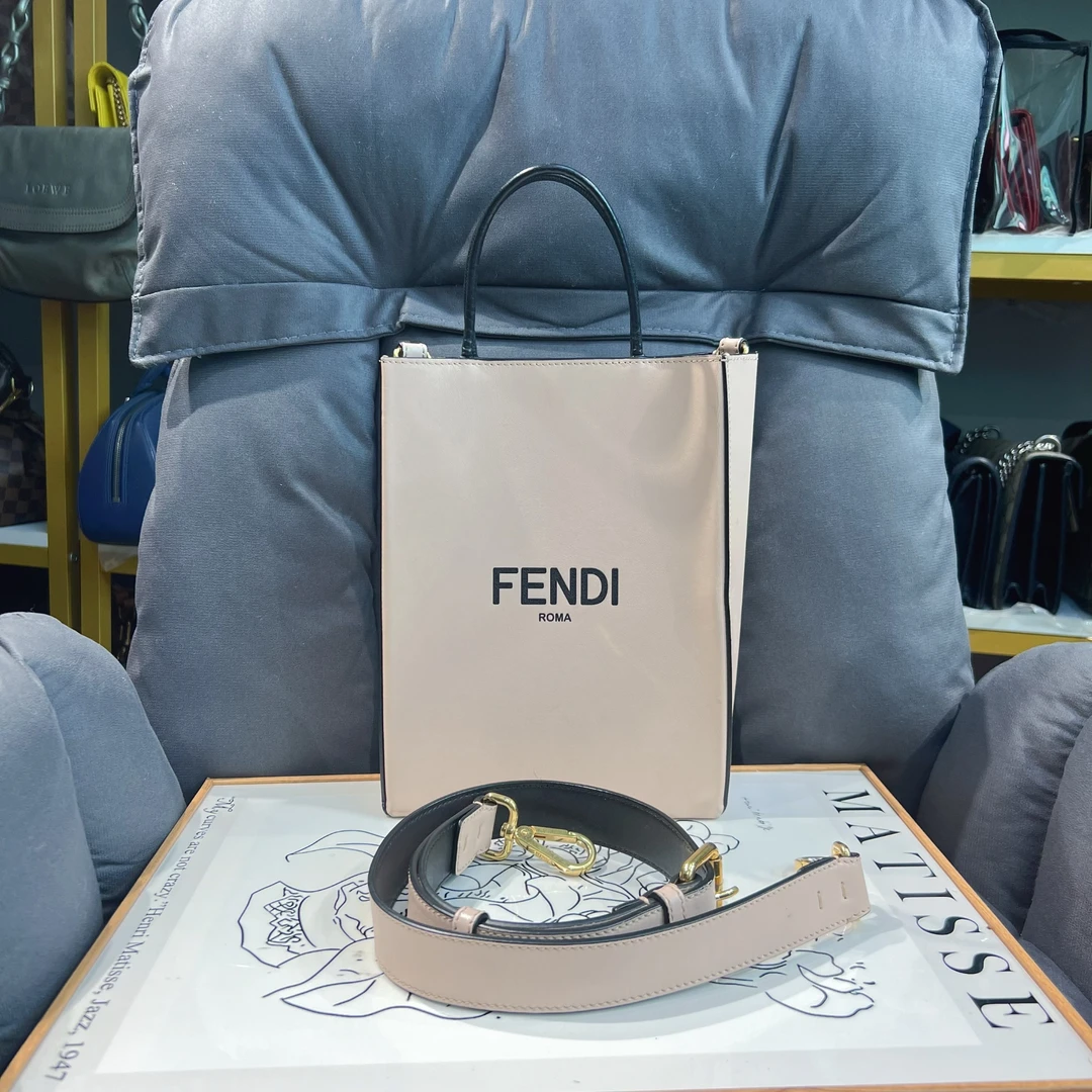 95新 FENDI/芬迪 全皮琴谱包斜挎包