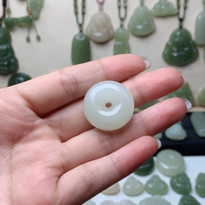 和田玉吊坠未镶嵌?*连