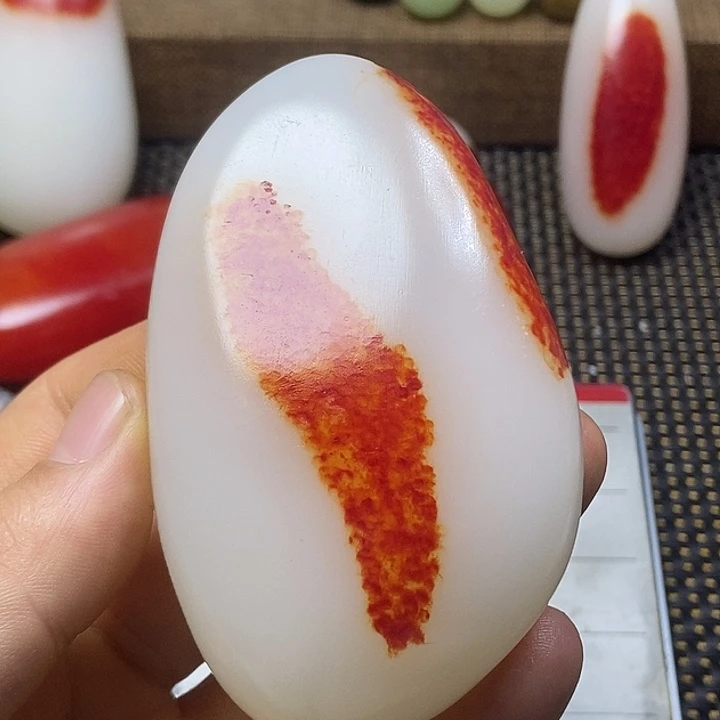 和田玉未镶嵌把件