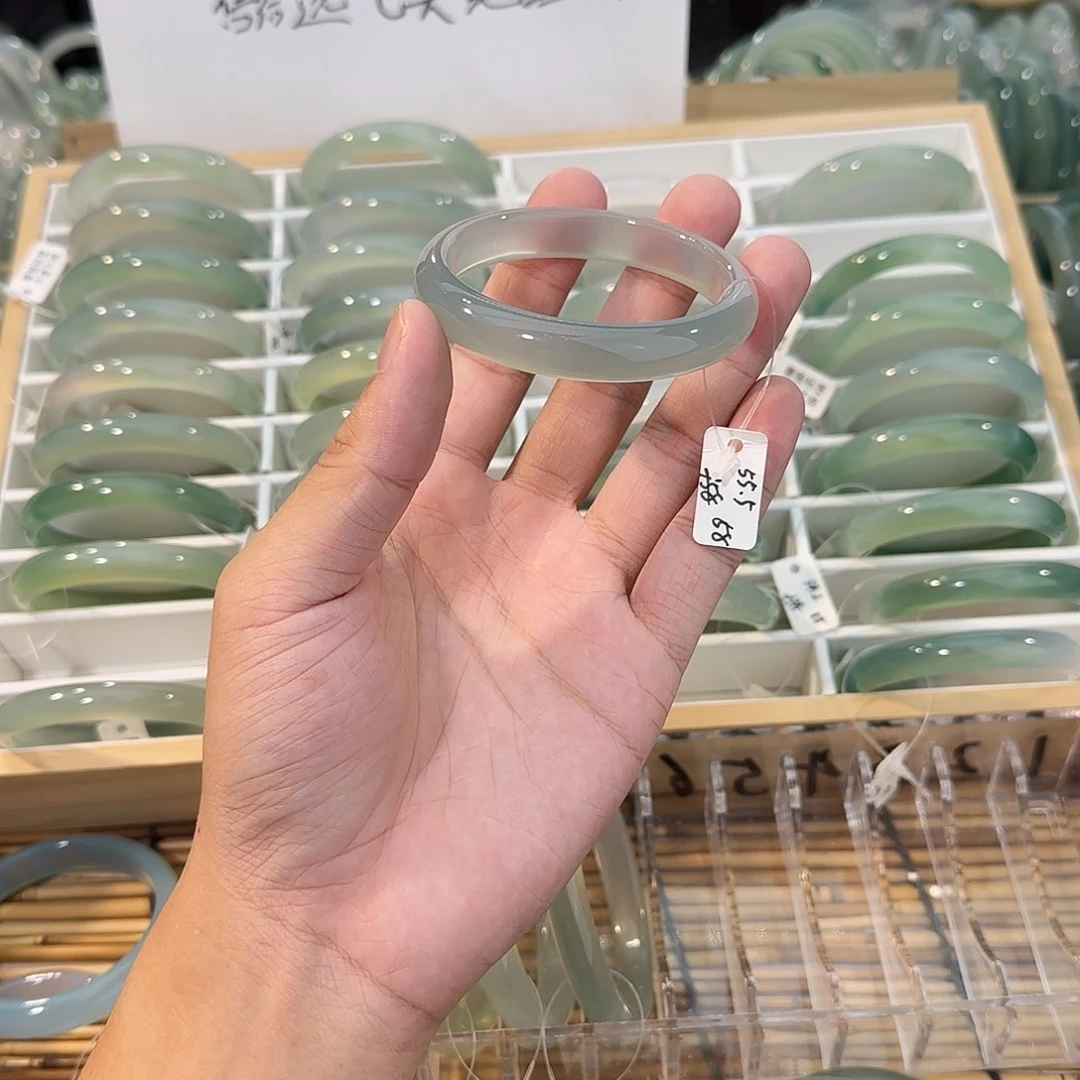 玛瑙/玉髓未镶嵌手镯圈口55.5