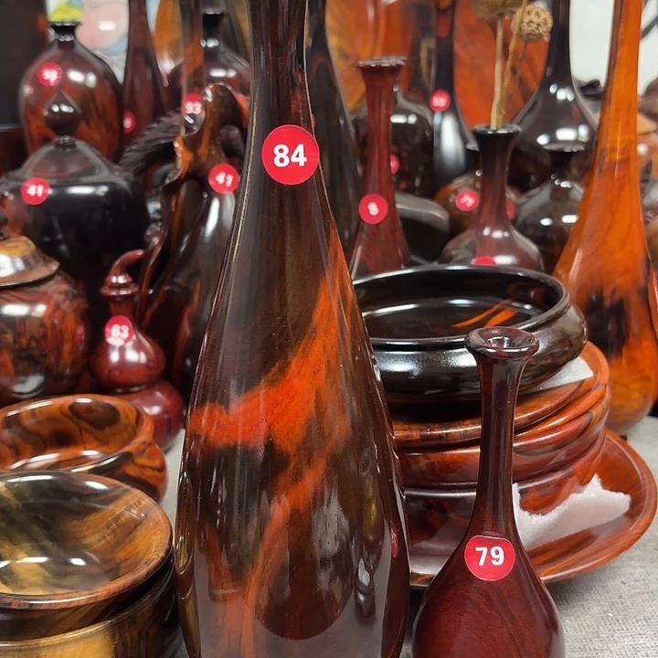 黄***绝木大红酸枝花瓶两个