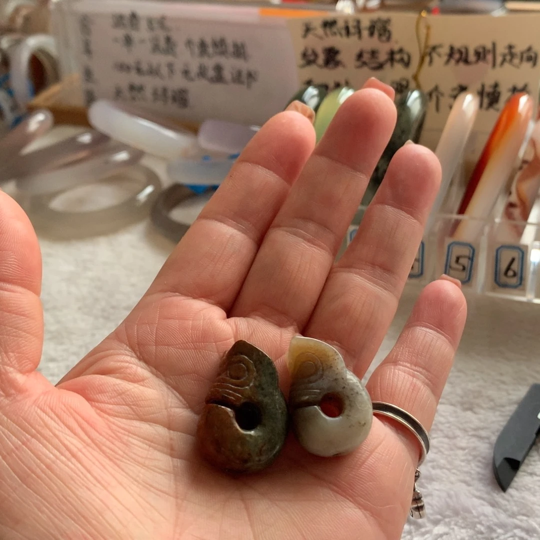 和田玉（糖玉）未镶嵌颈饰佛*