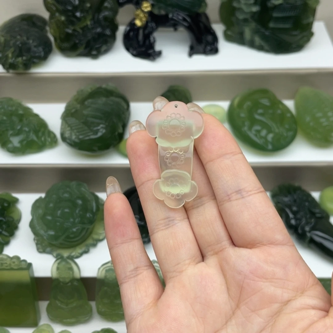 蛇纹石玉未镶嵌吊坠(赠链)