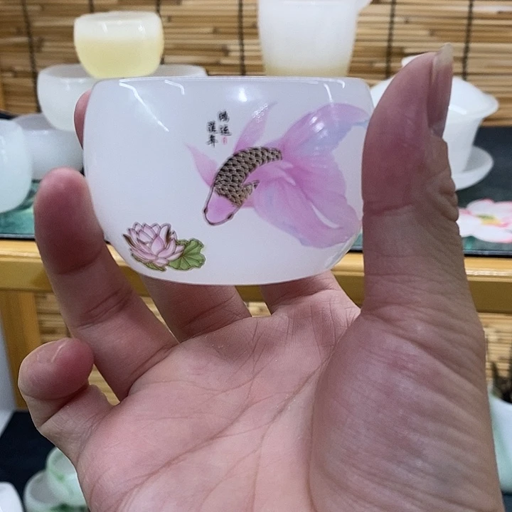 白鱼琉璃小杯。。。。。。