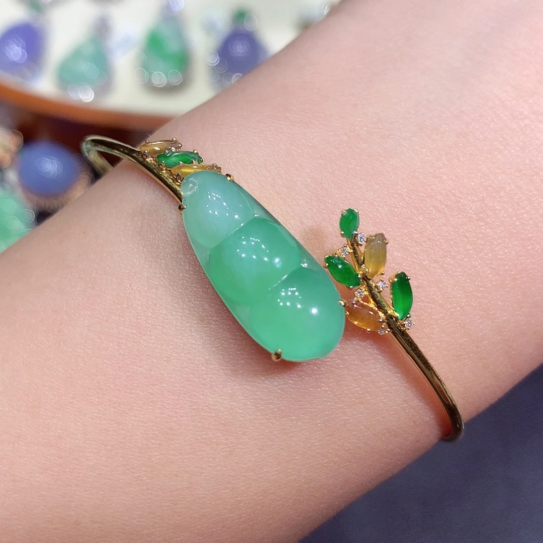 翡翠吊坠(不含链)18K金镶嵌