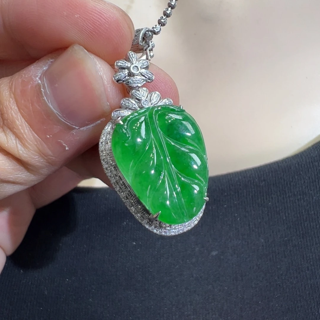 翡翠吊坠(不含链)18K金镶嵌