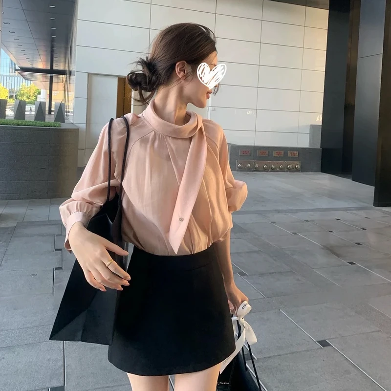 法式高级感一字飘带领系扣粉色气质长袖衬衫女装秋季独特漂亮上衣
