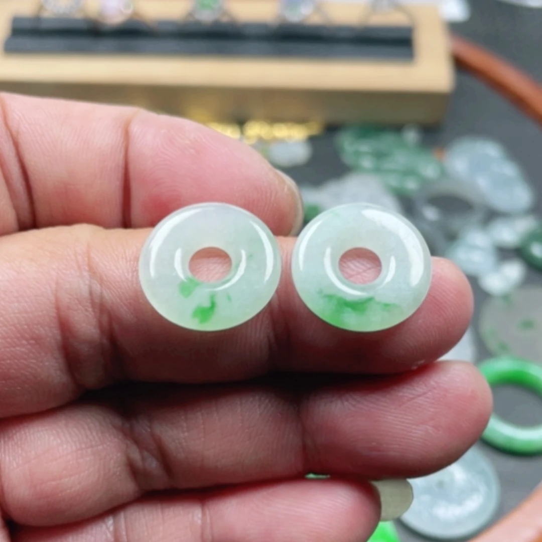 【闪购商品】翡翠颈饰未镶嵌翡翠