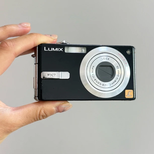 9新 Panasonic/松下 FX7 500万像素 3倍变焦 质感好色彩浓郁 ccd