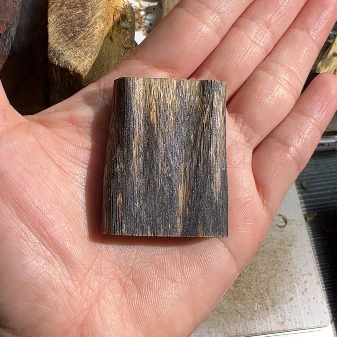 沉香吊坠绿奇楠吊坠8.9克