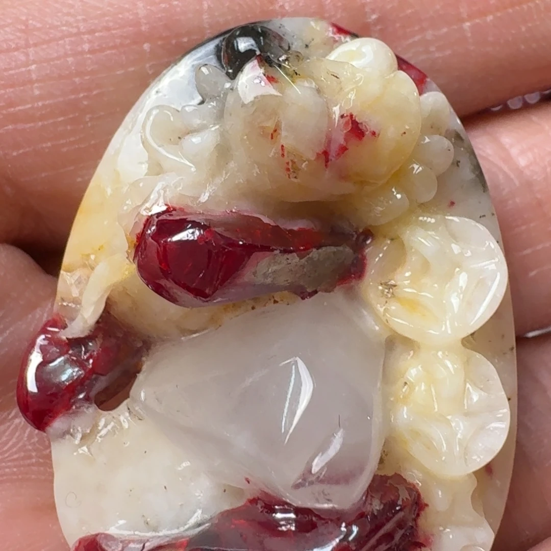 天然辰砂原石吊坠