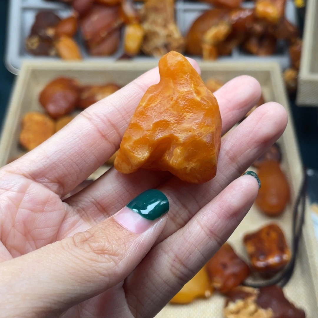琥珀未镶嵌珠宝奇石