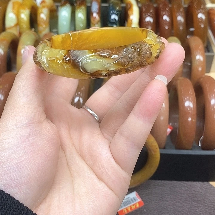 未镶嵌透闪石-蛇纹石玉手镯