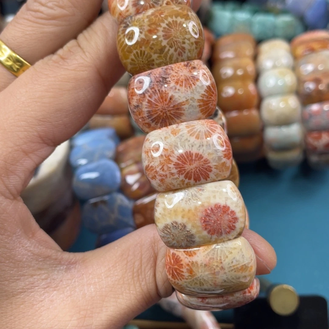 未镶嵌手镯硅化玉