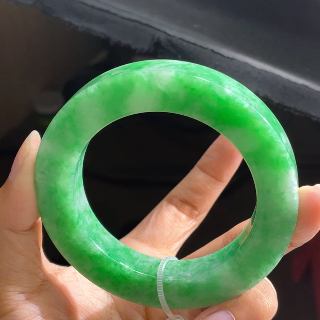 未镶嵌翡翠手镯定制翡翠