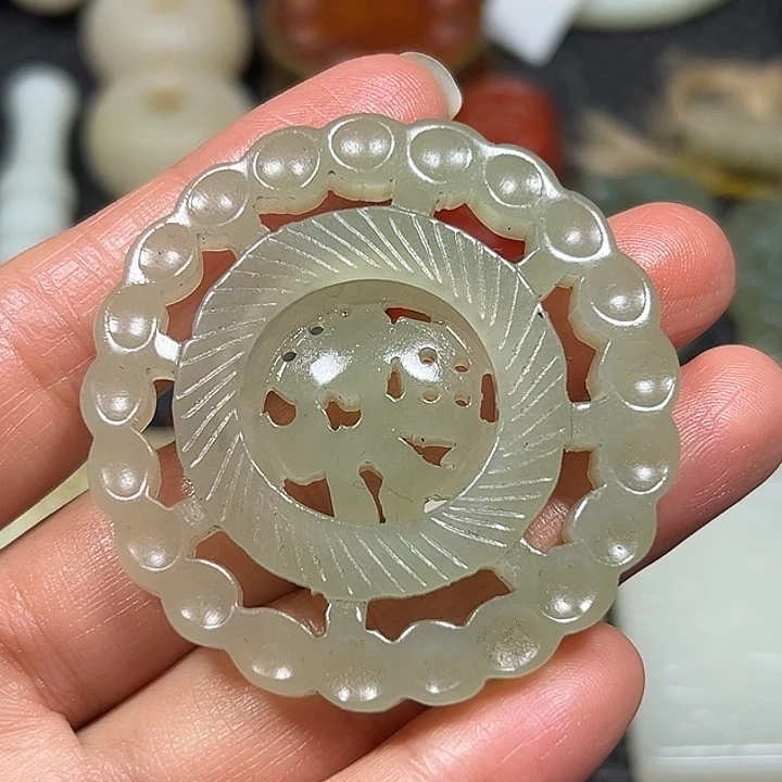 白玉菩提吊坠精选商品一物一图