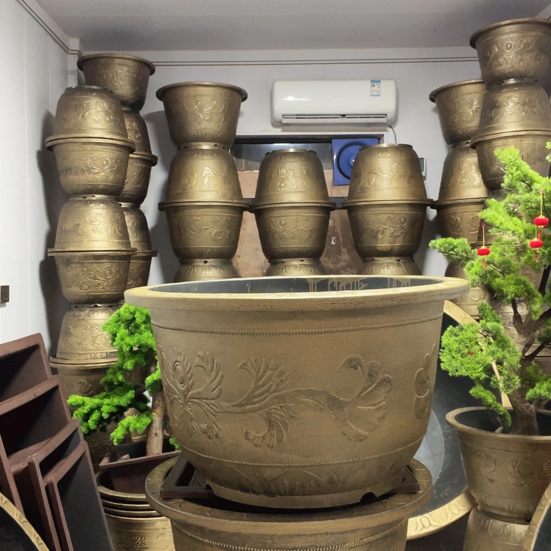1个83口径花盆，有孔