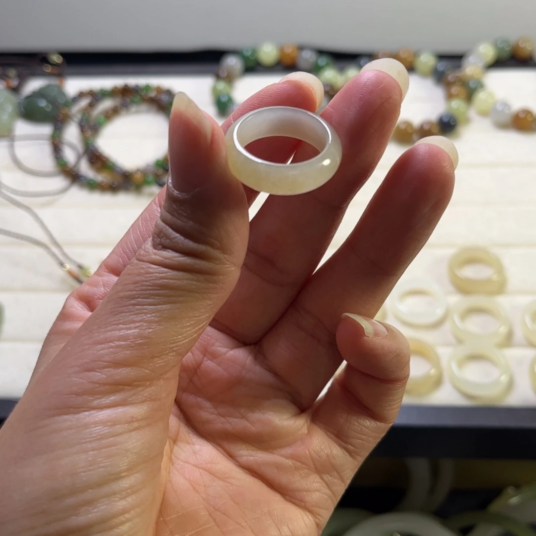 和田玉未镶嵌珠宝半成品指环直径17mm
