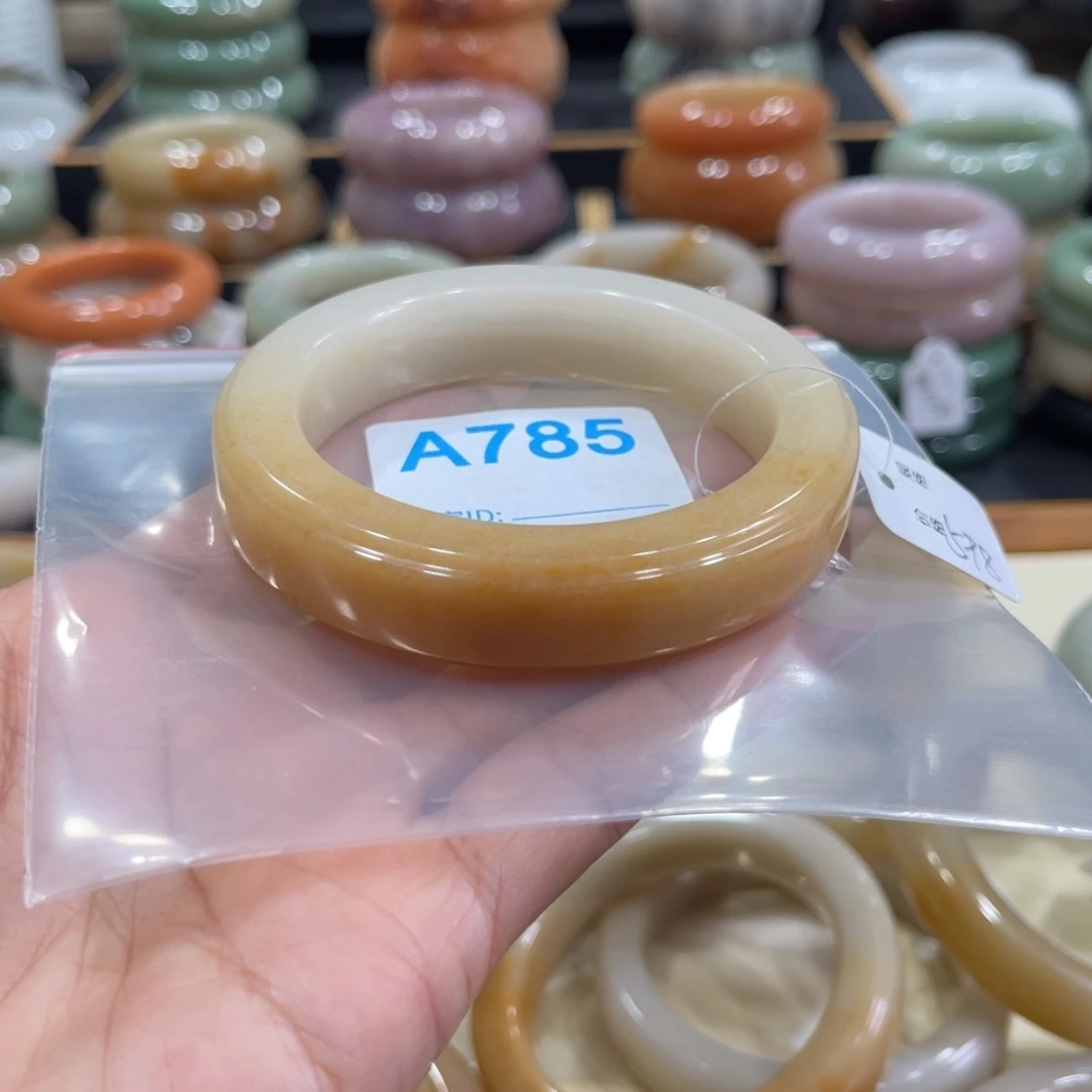 石英岩玉手镯未镶嵌锦**心