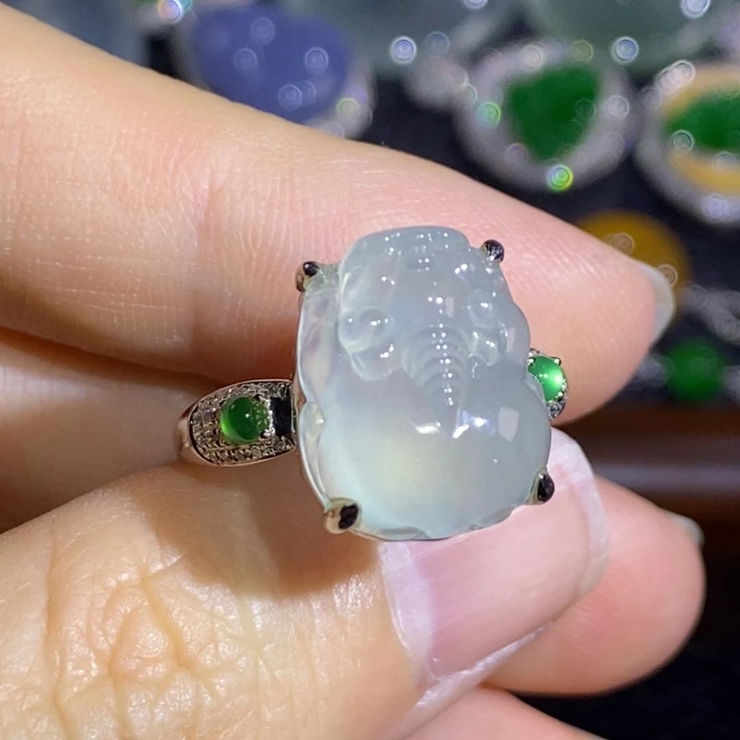 18K金镶嵌戒指翡翠戒指