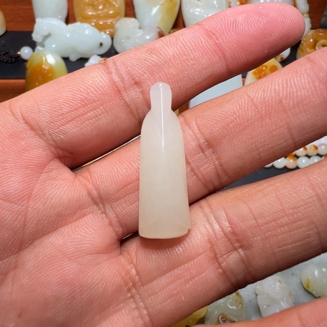人***福颈饰未镶嵌和田玉