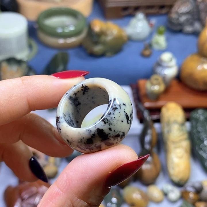 蛇纹石玉未镶嵌花玉18. 1