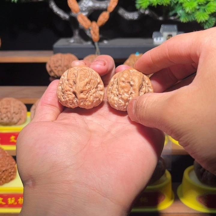吊坠文玩核桃37精对三角蛤蟆头