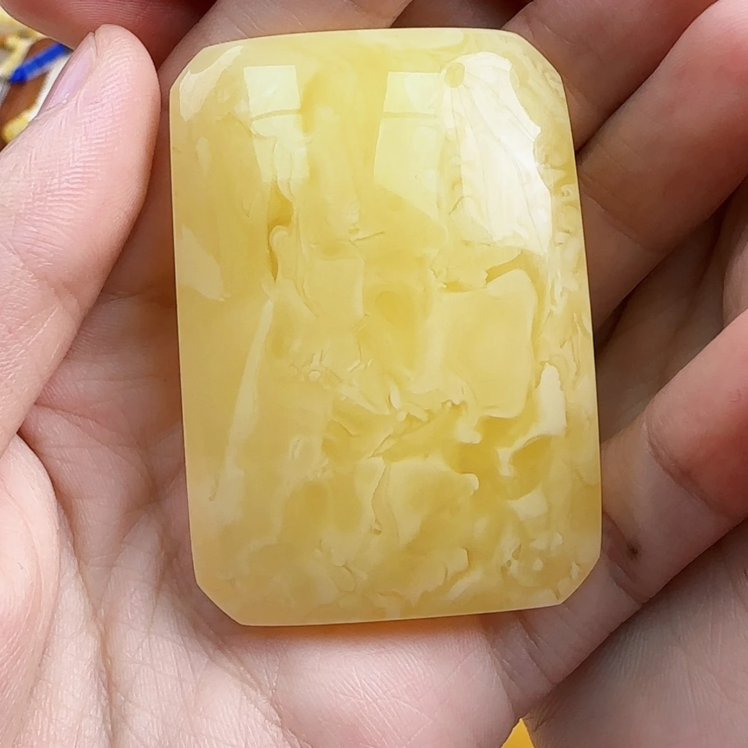 悦***…蜜蜡未镶嵌珠宝奇石