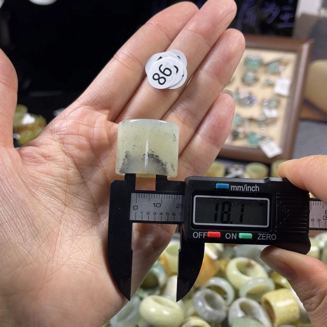 蛇纹石玉未镶嵌戒指