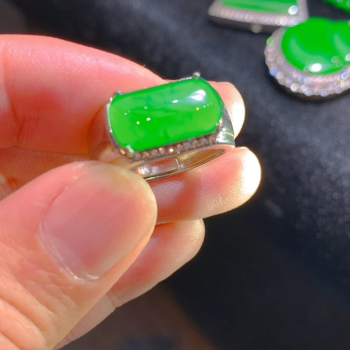 【闪购商品】翡翠颈饰银S925镶嵌翡翠