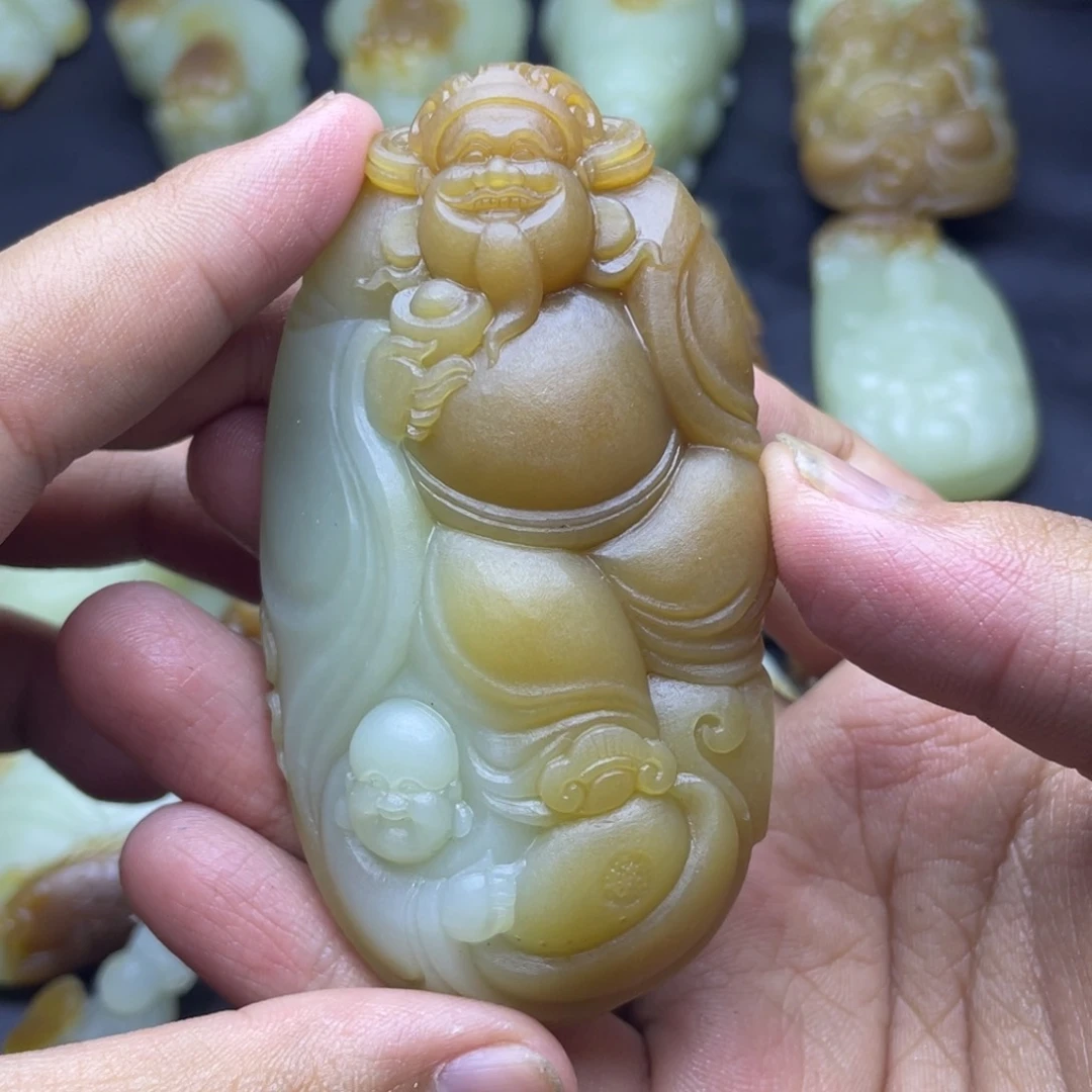 和田玉（糖玉）未镶嵌挂件风*