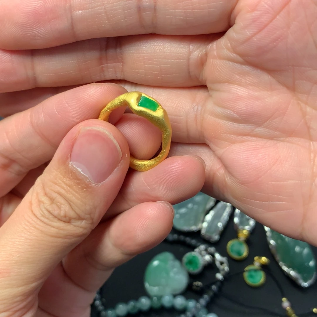 翡翠戒指银S925镶嵌八***?小戒指