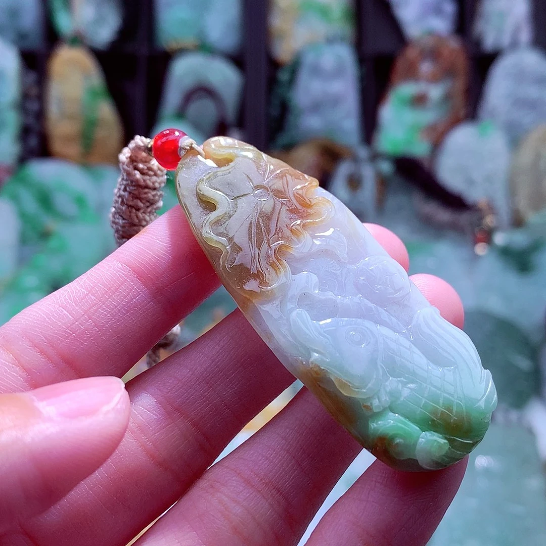 颈饰未镶嵌翡翠天然