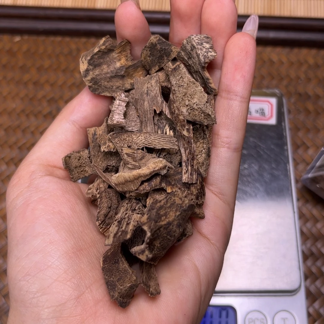 香榧木越南芽庄冷钻虫漏香12克福利
