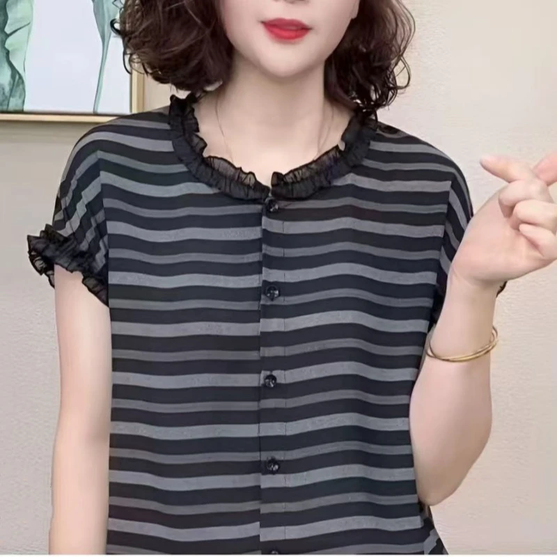 夏季新款时尚洋气简约花瓣袖套头衬衫气质休闲百搭短袖T恤