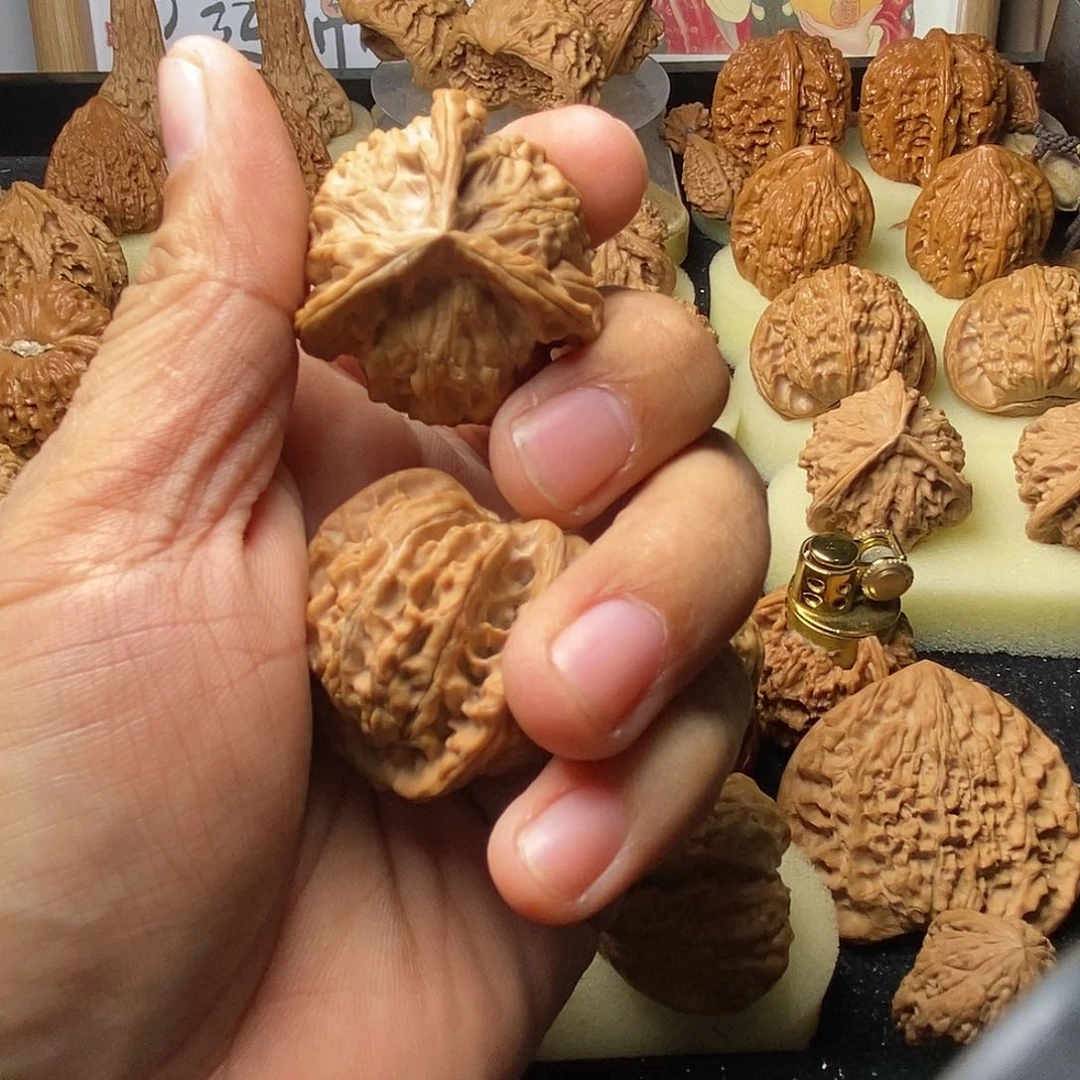 文玩核桃把件田*建盘山