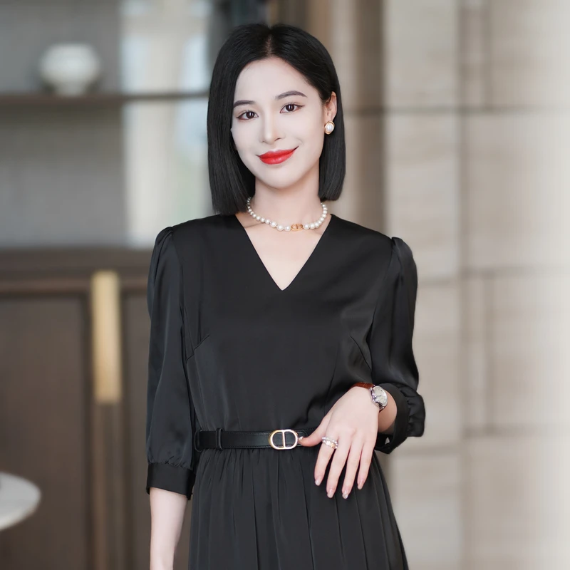 罗美拉品牌 高级感轻奢法式极简V领赫本优雅气质连衣裙684